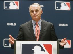 Rob Manfred. El comisionado espera que los peloteros acepten para poder arrancar la temporada. AP