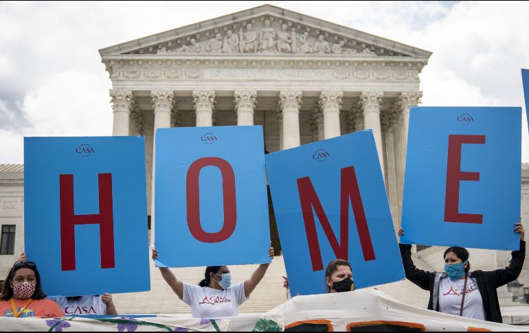 La sentencia de los nueve jueces de la Corte Suprema no entra a valorar la legalidad de DACA, sino que rechaza 