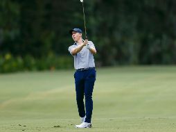 SIGUE EN PIE. El oriundo de Guadalajara, Carlos Ortiz, pudo recuperarse de un arranque titubeante para seguir en la pelea. AFP