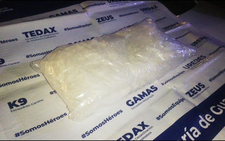 La droga sintética se localiza debajo de uno de los asientos de un automóvil Ford Figo. CORTESÍA