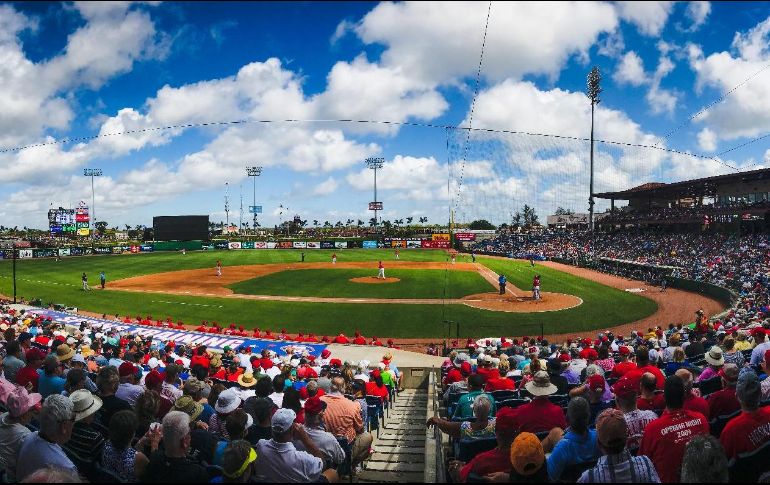 La temporada de las Grandes Ligas debía haber comenzado el 26 de marzo, pero fue suspendida a causa de la pandemia de coronavirus. TWITTER / @Phillies