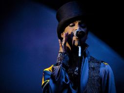 Prince tocó la guitarra, de color extremadamente azul, a partir de la gira Purple Rain en 1984. AP/ARCHIVO