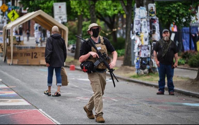 Los manifestantes acordonaron varias manzanas junto a una estación de policía en el barrio de Capitol Hill. EFE/S. Brashear