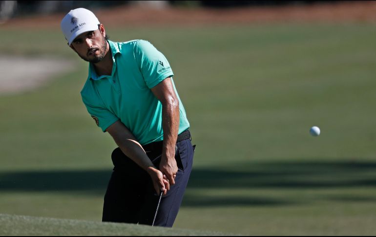 Abraham Ancer se encuentra empatado en el liderato después de tres rondas. AP/G. Broome