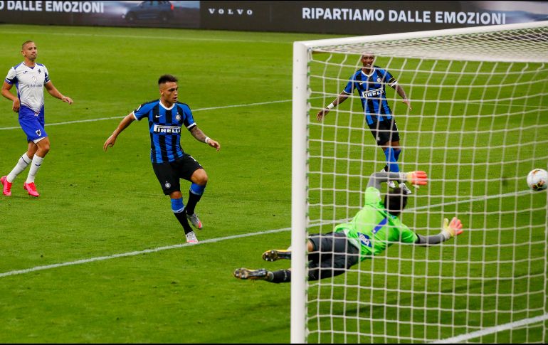 Lautaro rompió una sequía de seis partidos sin ver puerta al rematar en el centro del área de penalti una asistencia de Antonio Candreva. AP / A. Calanni