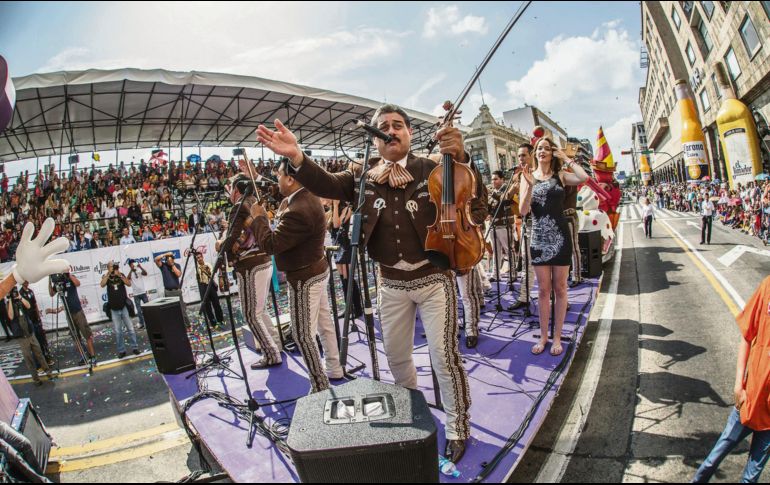 Orígenes. El desfile inaugural del Encuentro Internacional del Mariachi y la Charrería tomaba las calles del Centro Histórico, ahora se realiza por el corredor Chapultepec. ARCHIVO