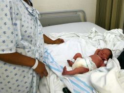 La pequeña Ivana abandonó el hospital en medio de aplausos de los médicos y enfermeras que la atendieron durante más de medio año. EL INFORMADOR/ARCHIVO