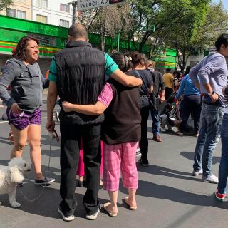 López Obrador pide a población mantener la calma tras temblor