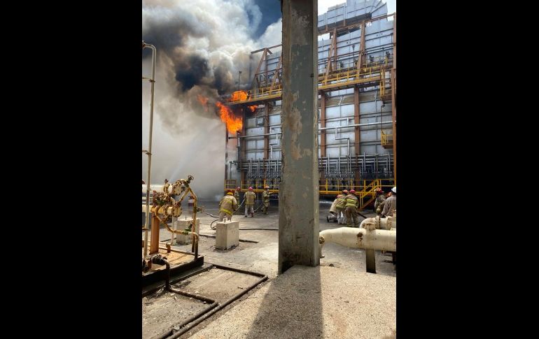El complejo registró un disparo en los turbogeneradoras y caldera. TWITTER@Pemex