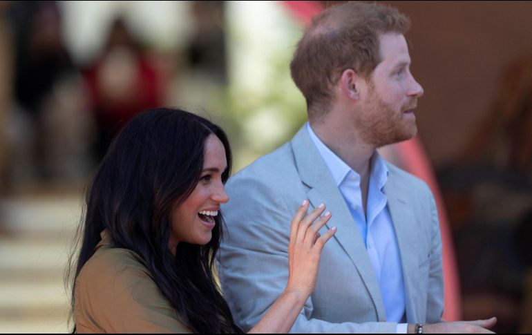 Algunos usuarios se preguntaron si a Meghan Markle y al príncipe Harry se les permite o no usar la insignia. EFE / ARCHIVO
