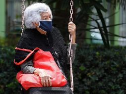 El beneficio es con el propósito de que los adultos mayores salgan de casa lo menos posible. AP / E. Verdugo