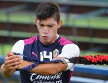 El atacante ha estado entrenando con el dorsal que había llevado anteriormente. TWITTER / @Chivas