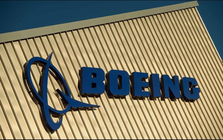 Todos los aviones MAX han permanecido en tierra desde marzo de 2019, y no está claro si el nuevo defecto retrasará aún más su retorno a los cielos. AFP/ARCHIVO