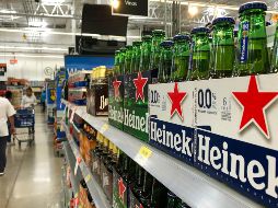 El engaño invita a los usuarios a participar en una falsa promoción por WhatsApp que promete cerveza gratis a quienes cumplan con ciertos requisitos. NTX/ARCHIVO