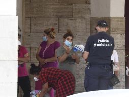 En total, 700 personas han sido aisladas en sus bloques de vivienda para evitar que se propague el contagio en Campania. EFE/C. Fusco