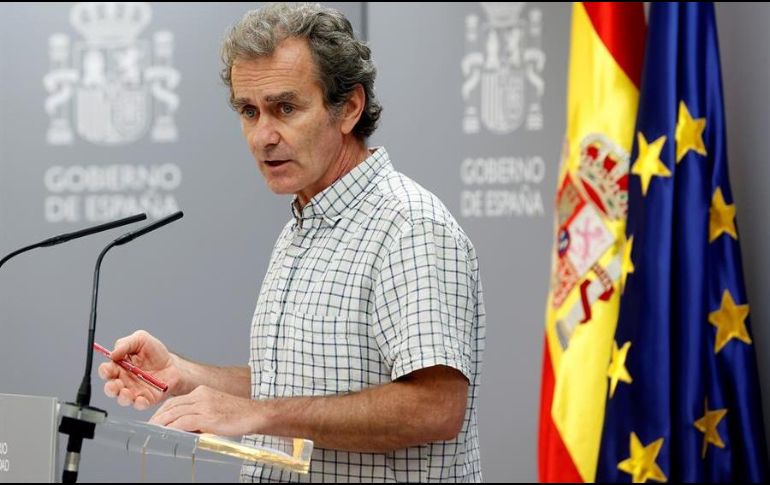 El director del Centro de Coordinación de Alertas y Emergencias Sanitarias, Fernando Simón, ofrece una rueda de prensa para informar de la situación de la COVID-19 en España, este jueves. EFE/ Mariscal