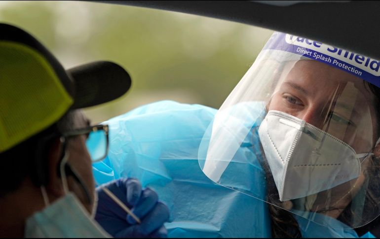 América Latina contará en breve con cinco millones de casos, la mitad del total mundial de casos positivos de coronavirus. AP / D. Phillip