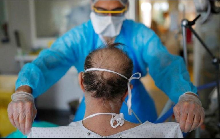 Cerca del 50% de los pacientes diagnosticados con covid-19 han experimentado problemas neurológicos. REUTERS