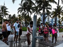 La gente no ha estado cumpliendo las normas como el distanciamiento social. AFP/C. Khanna
