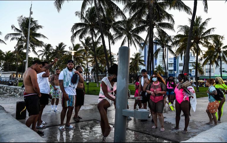 La gente no ha estado cumpliendo las normas como el distanciamiento social. AFP/C. Khanna