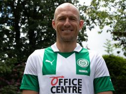 El internacional neerlandés apunta que comenzó a volver a entrenarse con una idea y asegura que quiere regresar al fútbol como jugador del Groningen. TWITTER / @fcgroningen