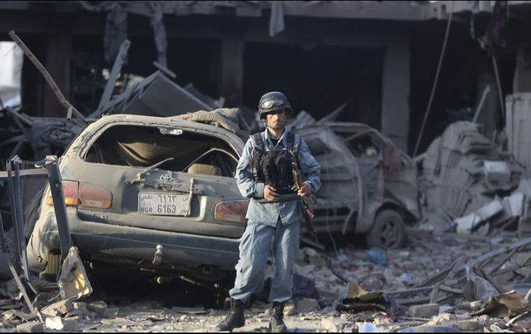 Identifican a las víctimas como Fatima Khalil, de 24 años, representante de enlace de donadores, y el conductor Jawid Folad, de 41. AP/ARCHIVO