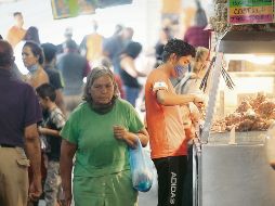 OMISIONES. De cada 10 locales visitados por este medio en cinco municipios de la metrópoli, al menos tres no tenían gel antibacterial, incluso en los puestos de venta de alimentos. EL INFORMADOR • F. Atilano