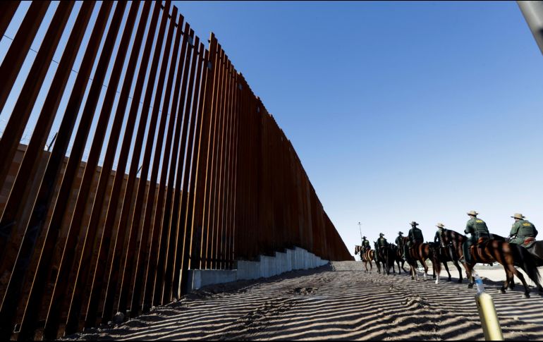 Desde su campaña, Trump ha insistido en la construcción de un muro a lo largo de los tres mil 200 kilómetros de la frontera de EU con México. AP / ARCHIVO