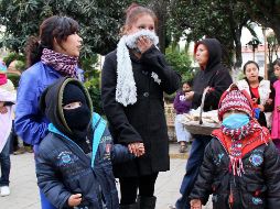 Durante el otoño y el invierno se presentan casos de influenza, otra enfermedad infecciosa causada por un virus y con síntomas parecidos a los del nuevo coronavirus. NTX / ARCHIVO