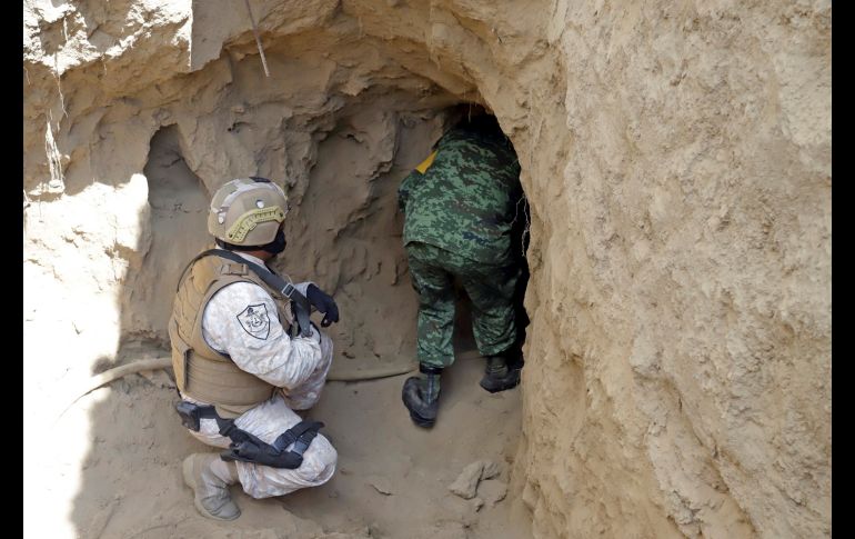 Los expertos calcularon que de las cuatro tomas ilegales se extraían alrededor de mil barriles diarios de hidrocarburo. EFE/H. Ríos