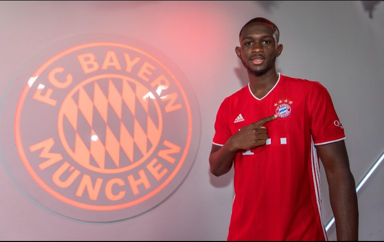 Tanguy Nianzou Kouassi es considerada una de las nuevas joyas francesas. TWITTER/@FCBayern