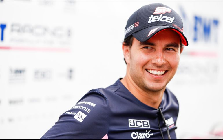 El piloto mexicano se realizó la prueba del coronavirus para descartar algún contagio. TWITTER / @RacingPointF1