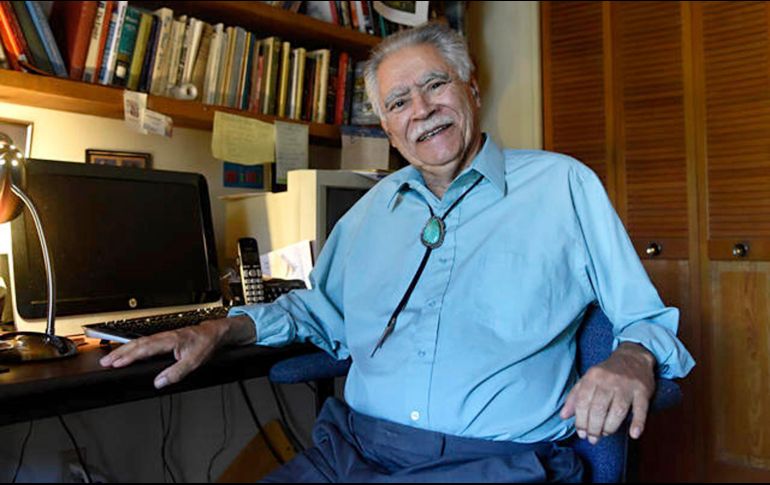 Anaya escribió varias novelas, incluyendo una serie de misterio con el detective mexico-estadounidense Sonny Baca. AP / ARCHIVO