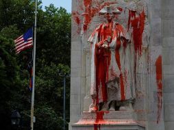 Personal de la dependencia será desplegado el fin de semana del feriado por el Día de la Independencia en caso de que se reporten agresiones contra las efligies. EFE/J. Szenes