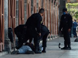 Señalan que la pandemia está dejando crecientes muestras de “autoritarismo” y de usos excesivos de la fuerza. EL INFORMADOR/ARCHIVO