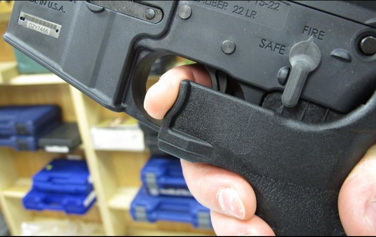 Se estima que cada hora ingresan a México un promedio de 22 armas. AP/Archivo