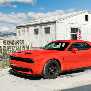 Dodge Challenger Super Stock 2020, crece el poder del icónico "muscle car"
