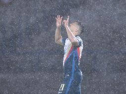 Henry Martin celebra bajo la lluvia después de marcar el primero de las Águilas. IMAGO7/I. Espinosa