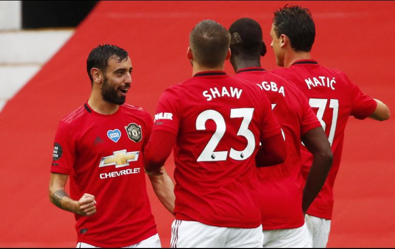 La victoria del United, su tercera consecutiva, lo mantiene en la pelea por la clasificación para la Champions League. EFE / C. Brunskill