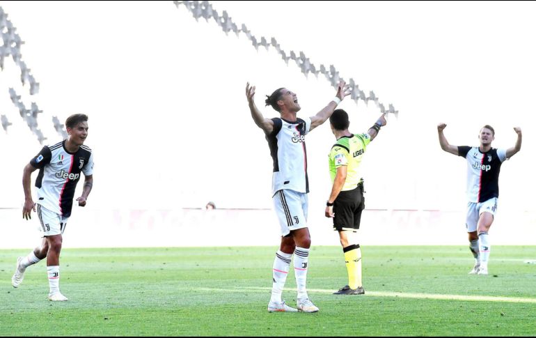 Ronaldo marcó el tercer gol del partido en un magnífico tiro libre. EFE / A. Di Marco