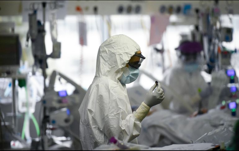 El pasado 17 de abril se adjudicó de forma directa un contrato a la empresa del hijo de Bartlett, que no produce insumos médicos, para la compra de ventiladores a sobreprecio. AFP / ARCHIVO