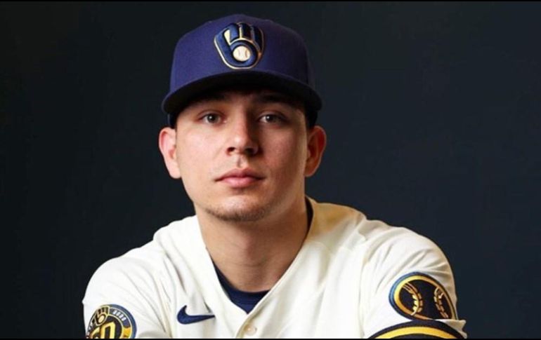 Luis Urías resultó asintomático y espera unirse a su equipo antes de que inicie la campaña. INSTAGRAM / @luisurias97