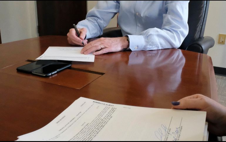 En las investigaciones aparecen implicados exfuncionarios estatales y un expresidente municipal de Nuevo Laredo, quien se encuentra prófugo. AP/B. Brown