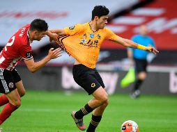 El delantero azteca se quedó sin anotar ante un Sheffield muy seguro en defensa que apenas permitió ocasiones para los Lobos y que se llevó los tres puntos en el último minuto. AFP / P. Powell