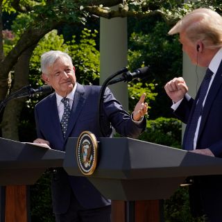 Trump pide fijarse más en crisis de COVID-19 en México que en la de EU