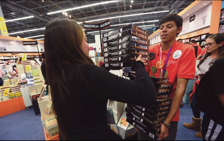 Letras. Stand de la editorial Penguin Random House durante la pasada edición de la FIL. EL INFORMADOR • G. Gallo 