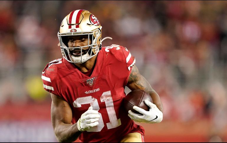 Mostert lideró a los 49ers con 772 yardas por tierra la temporada pasada y anotó 10 touchdowns (ocho carreras, dos recepciones). EFE