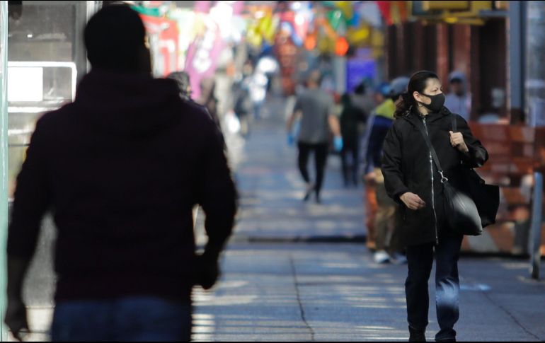 EU se mantiene como el país con mayor número de contagios, acercándose a los tres millones. AP / ARCHIVO