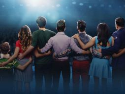 Ryan Murphy creó “Glee” con el objetivo de mandar mensajes positivos sobre apoyarse y crear comunidad ante cualquier adversidad. FACEBOOK / Glee