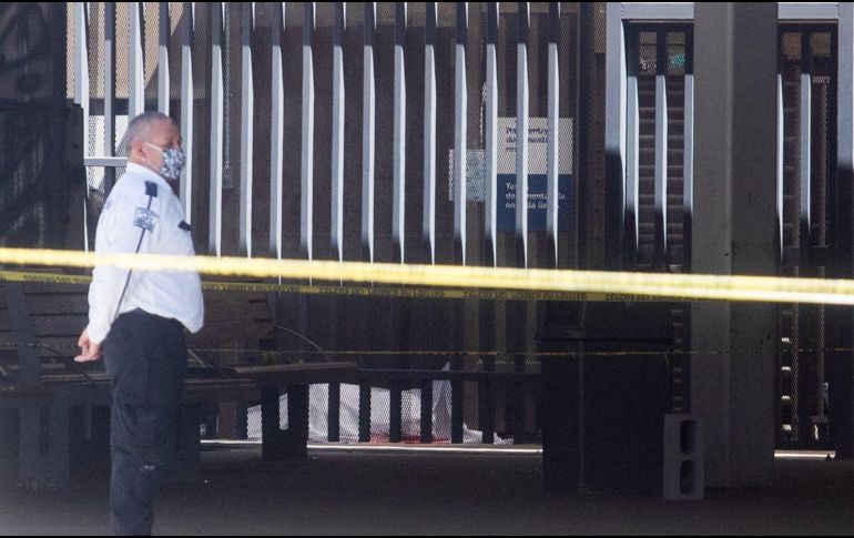 La zona permanece abierta totalmente sólo para el tráfico de vehículos, en tanto que los peatones sólo pueden cruzar por la parte Este. TWITTER/@fotornelas